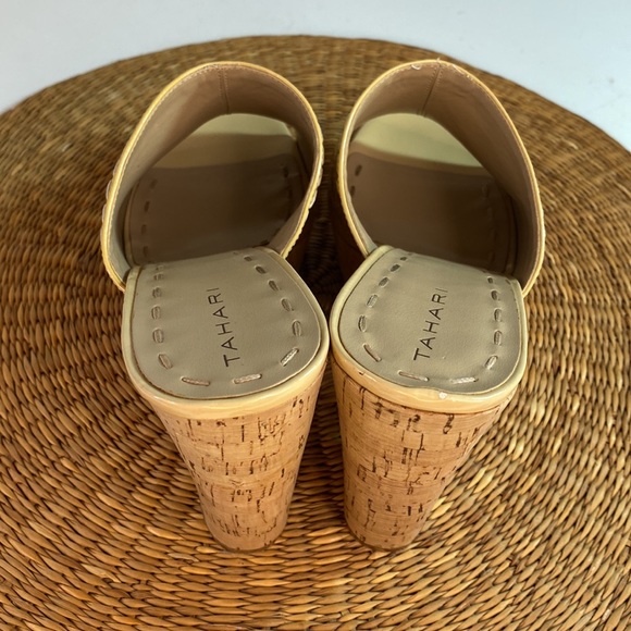 Tahari Miami Beige Yellow Patent Leather Cork 8.5 M Slip On Mules Platform - Picture 4 of 11